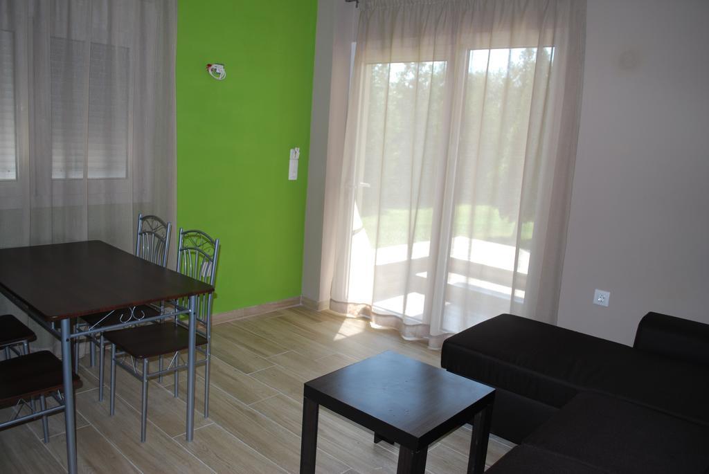 Family House Emerald ลิเมนาเรีย ภายนอก รูปภาพ